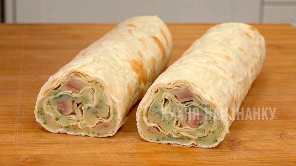 Рулет с селедкой и картофельным пюре